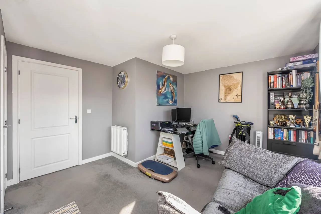 Roddick Walk, Haywards Heath, RH16, photo 11