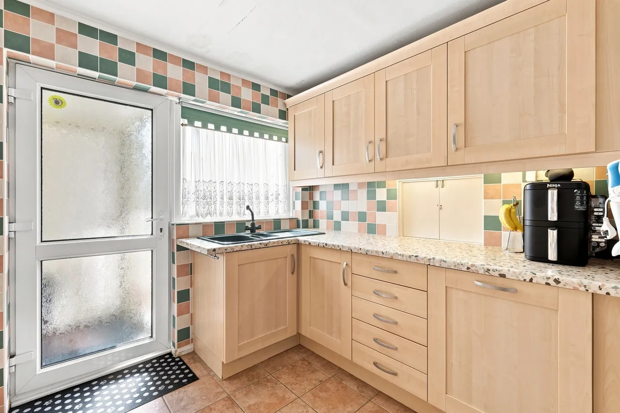 Fairways, Waltham Abbey, EN9, photo 17