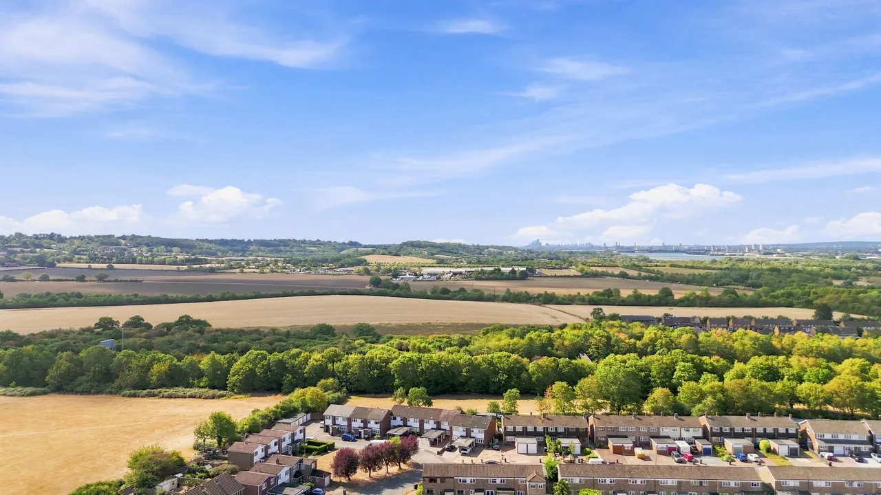 Fairways, Waltham Abbey, EN9, photo 14