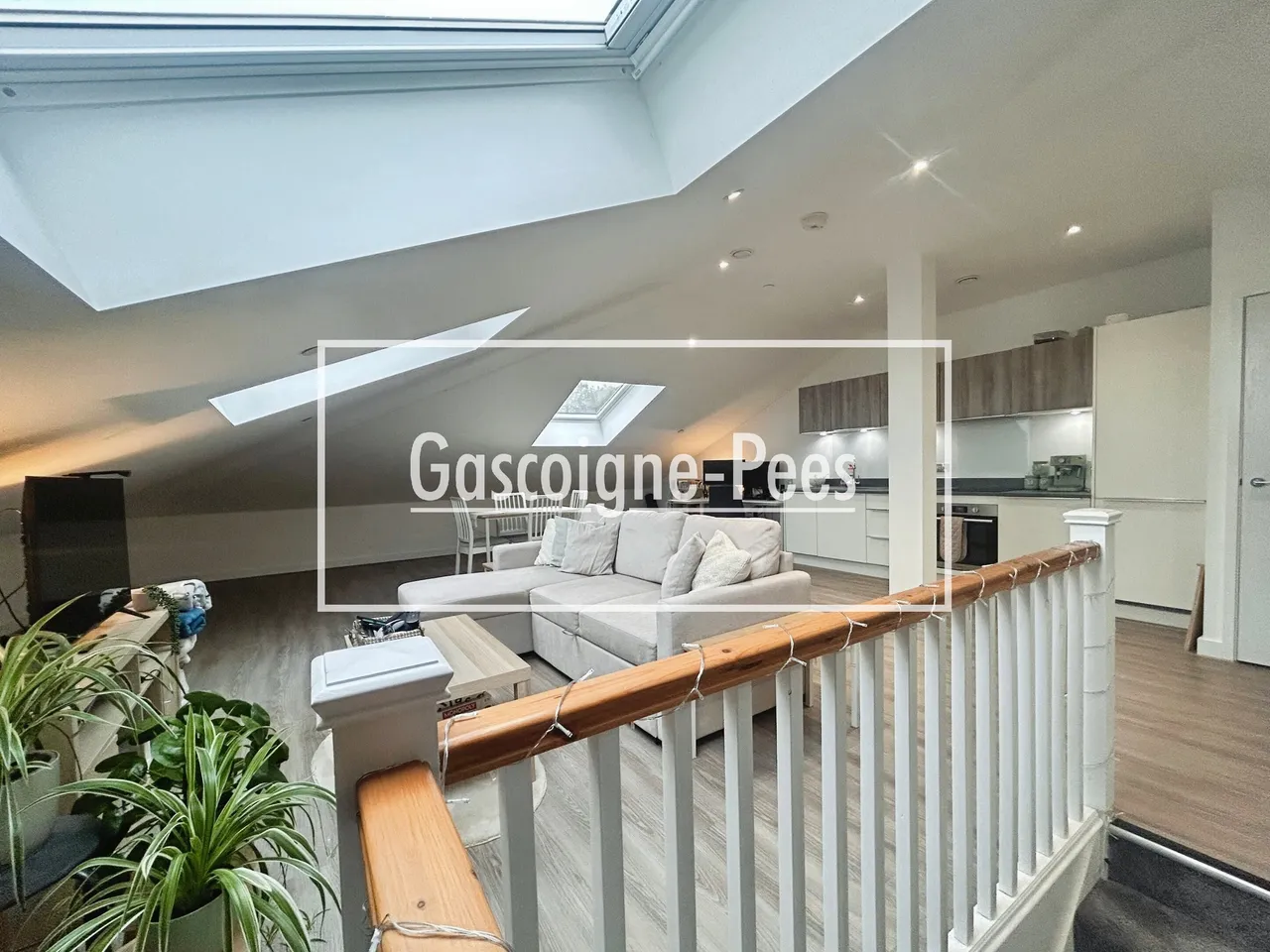 Springfield House, Ashwood Park, RG23, photo 4
