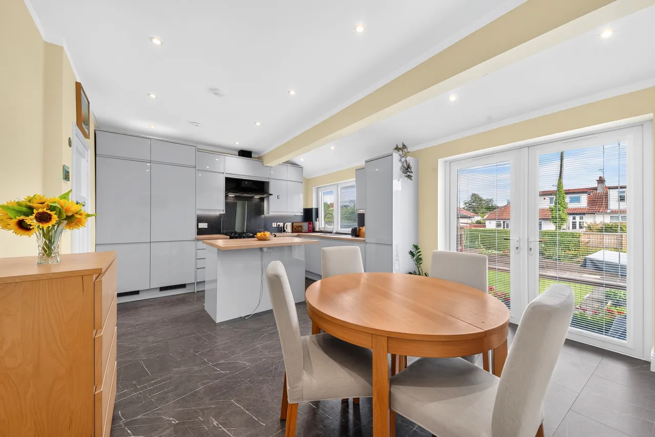 Fenwick Road, Giffnock, Lanarkshire, G46, photo 5