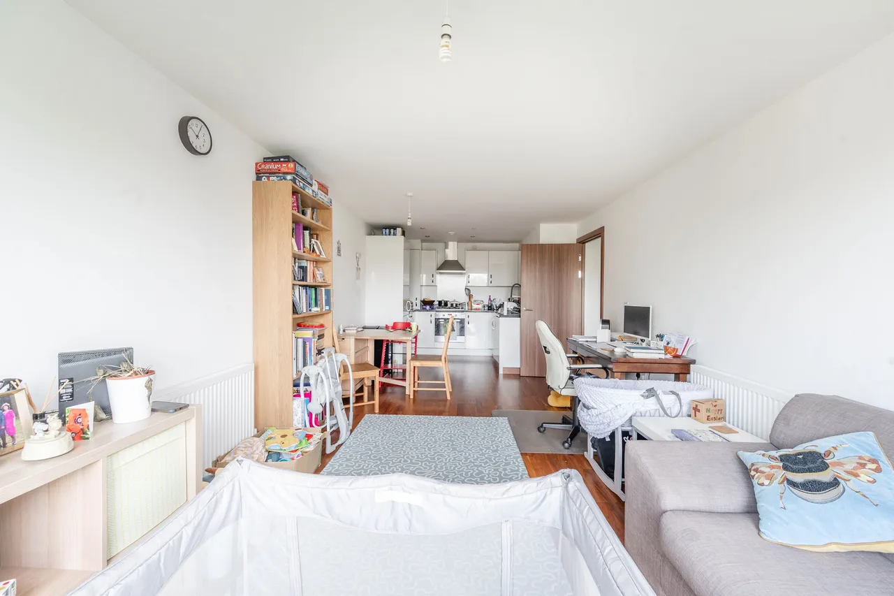 Flat 17, Gemini Court, 12 Zodiac Close, Edgware, photo 3