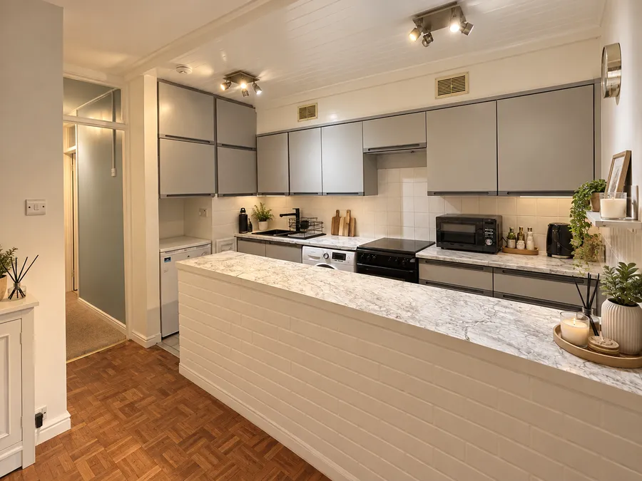 Alexandra Road, Farnborough, GU14, photo 4