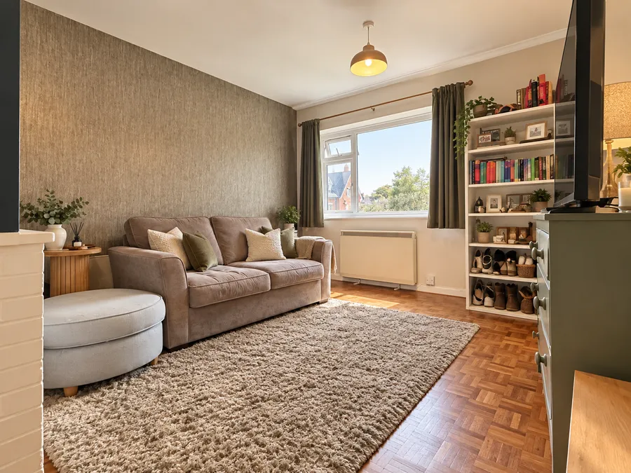 Alexandra Road, Farnborough, GU14, photo 2