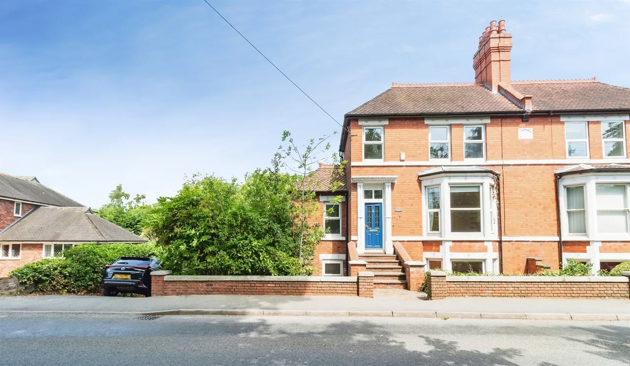 4 bed house for sale, Newport Road, Gnosall, ST20