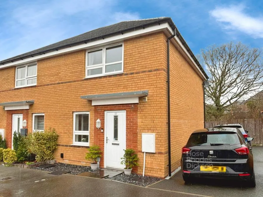 3 bed house for sale, Wintergreen Gardens, Newport, PO30