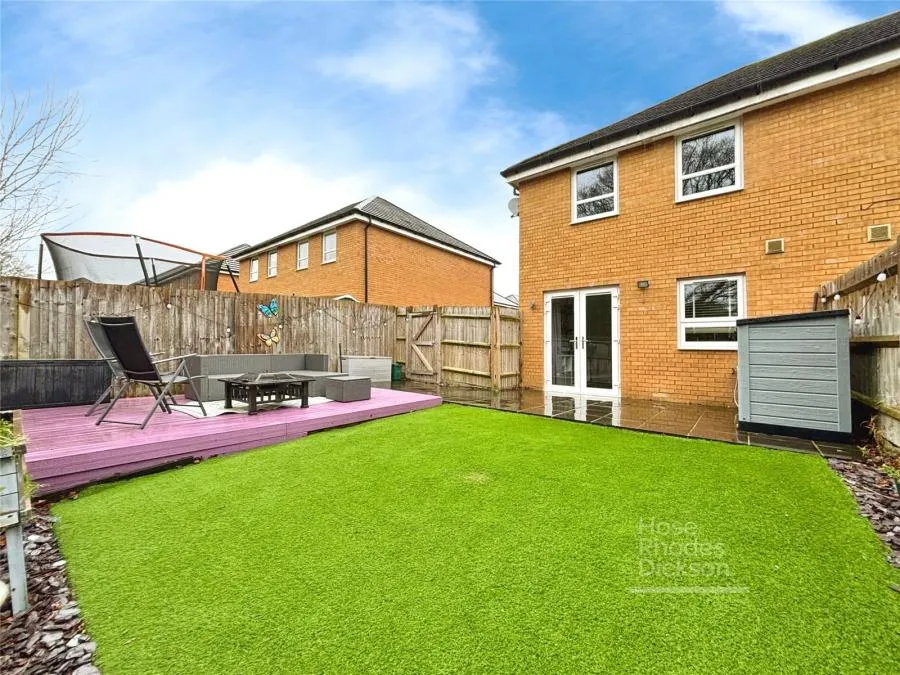 Wintergreen Gardens, Newport, PO30, photo 14