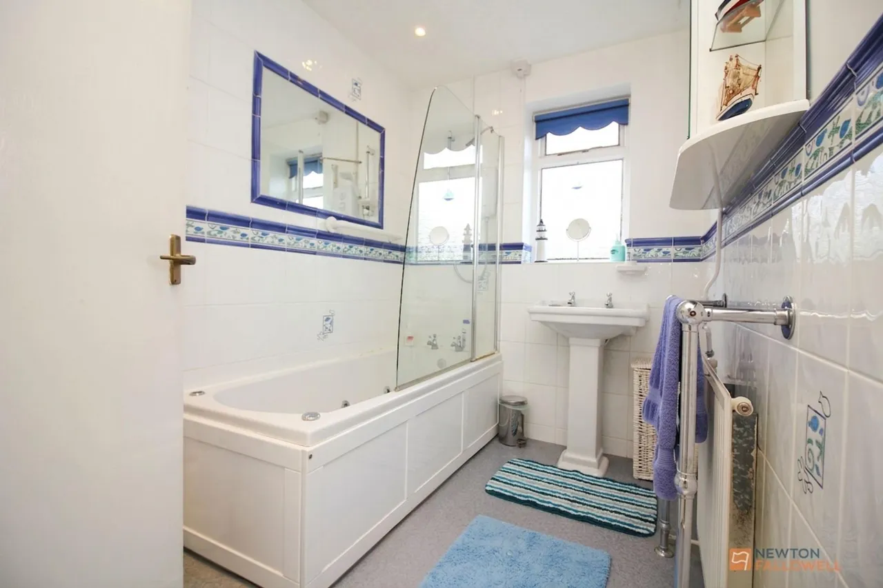 Lubbesthorpe Road, Leicester, LE3, photo 17