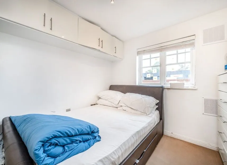 Perkin Close, Hounslow, TW3, photo 5