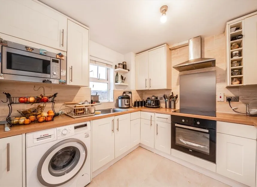Perkin Close, Hounslow, TW3, photo 2