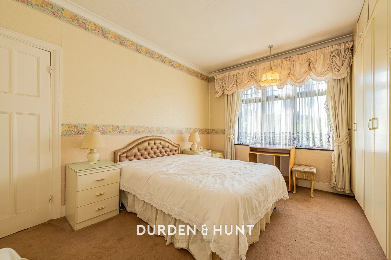 Monmouth Avenue, South Woodford, E18, photo 12