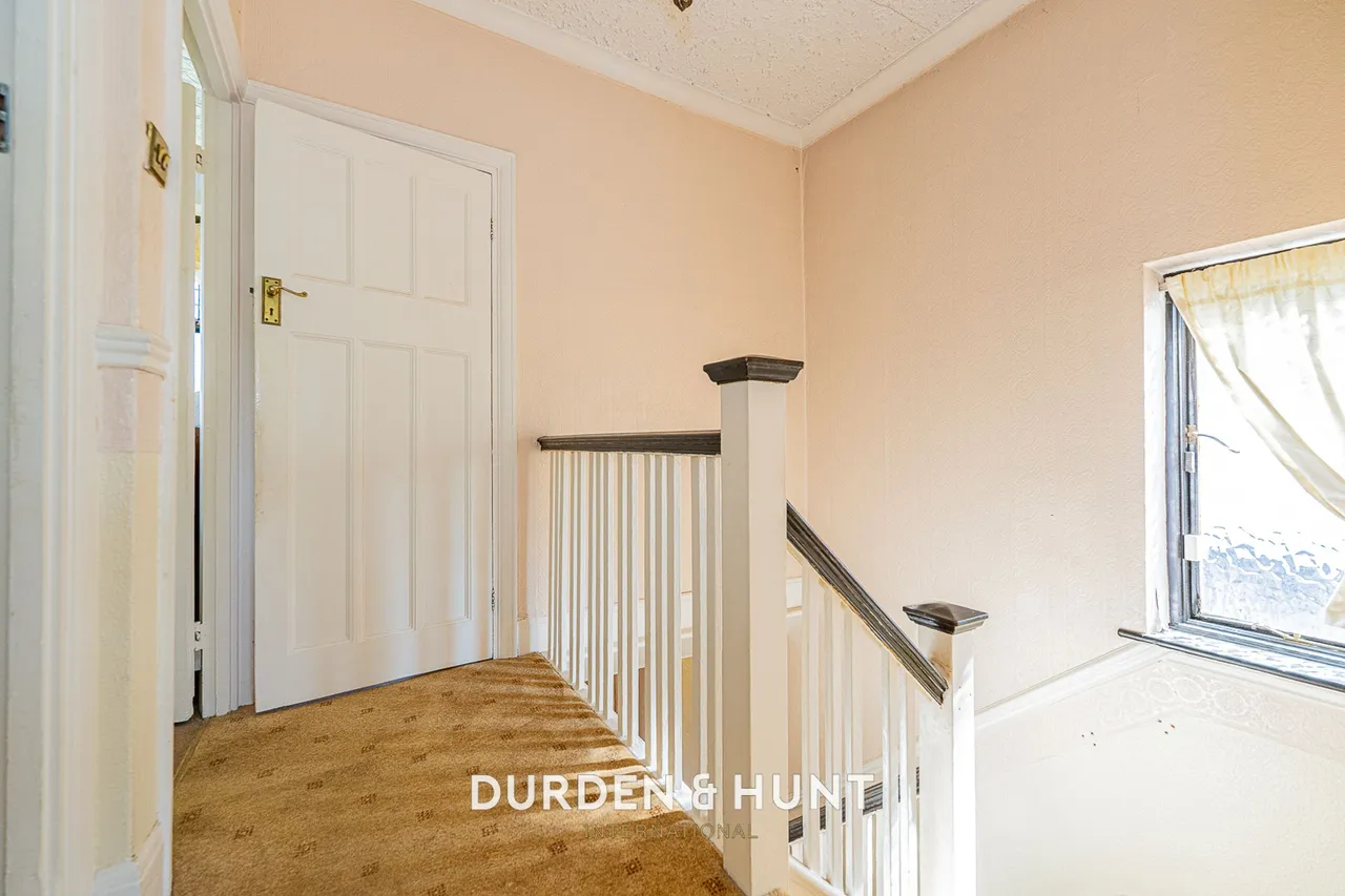Monmouth Avenue, South Woodford, E18, photo 11