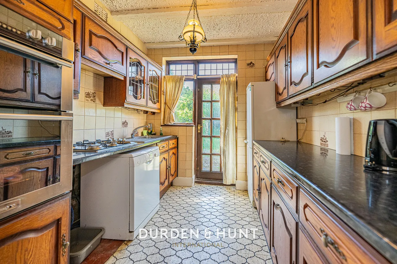 Monmouth Avenue, South Woodford, E18, photo 6