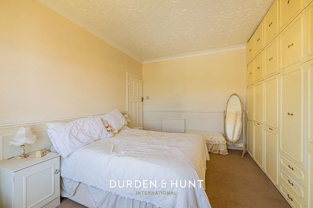 Monmouth Avenue, South Woodford, E18, photo 15