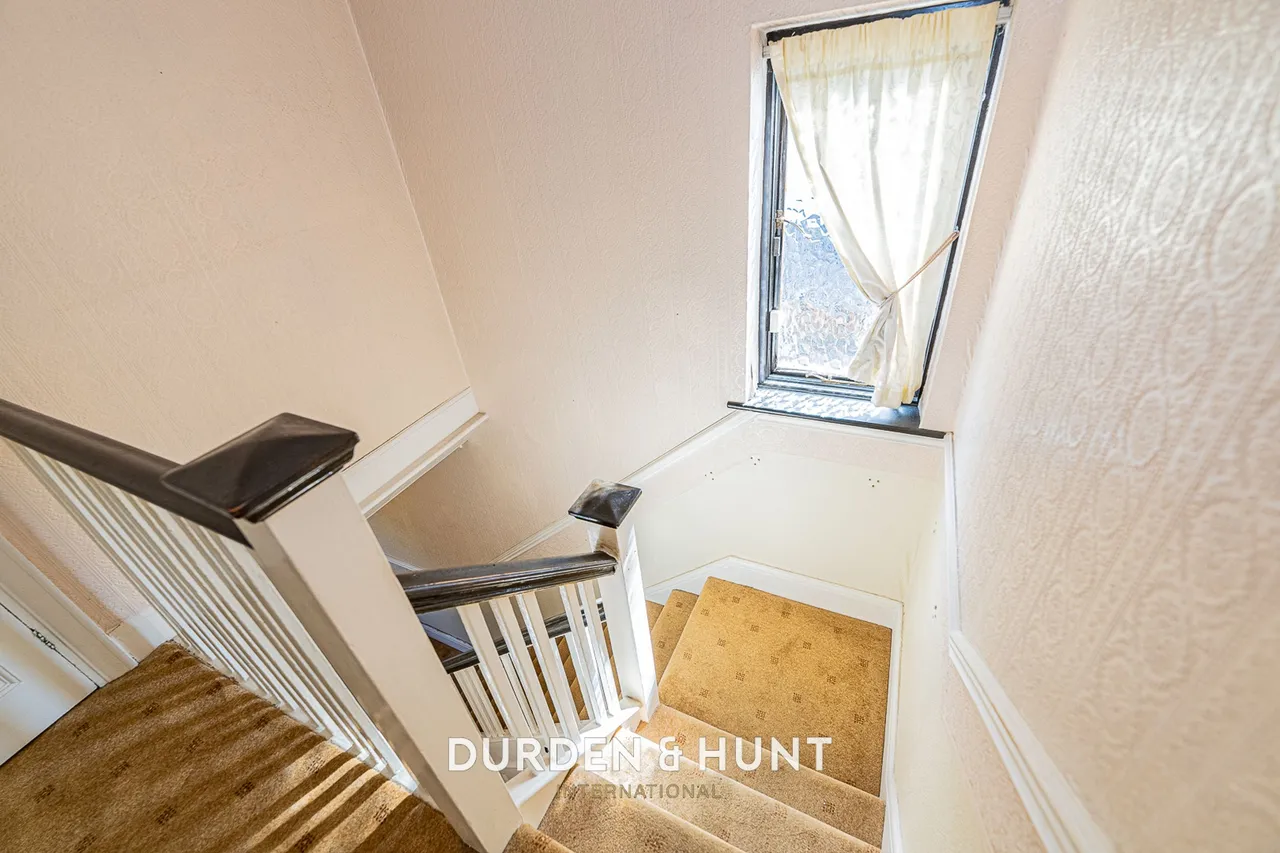 Monmouth Avenue, South Woodford, E18, photo 10