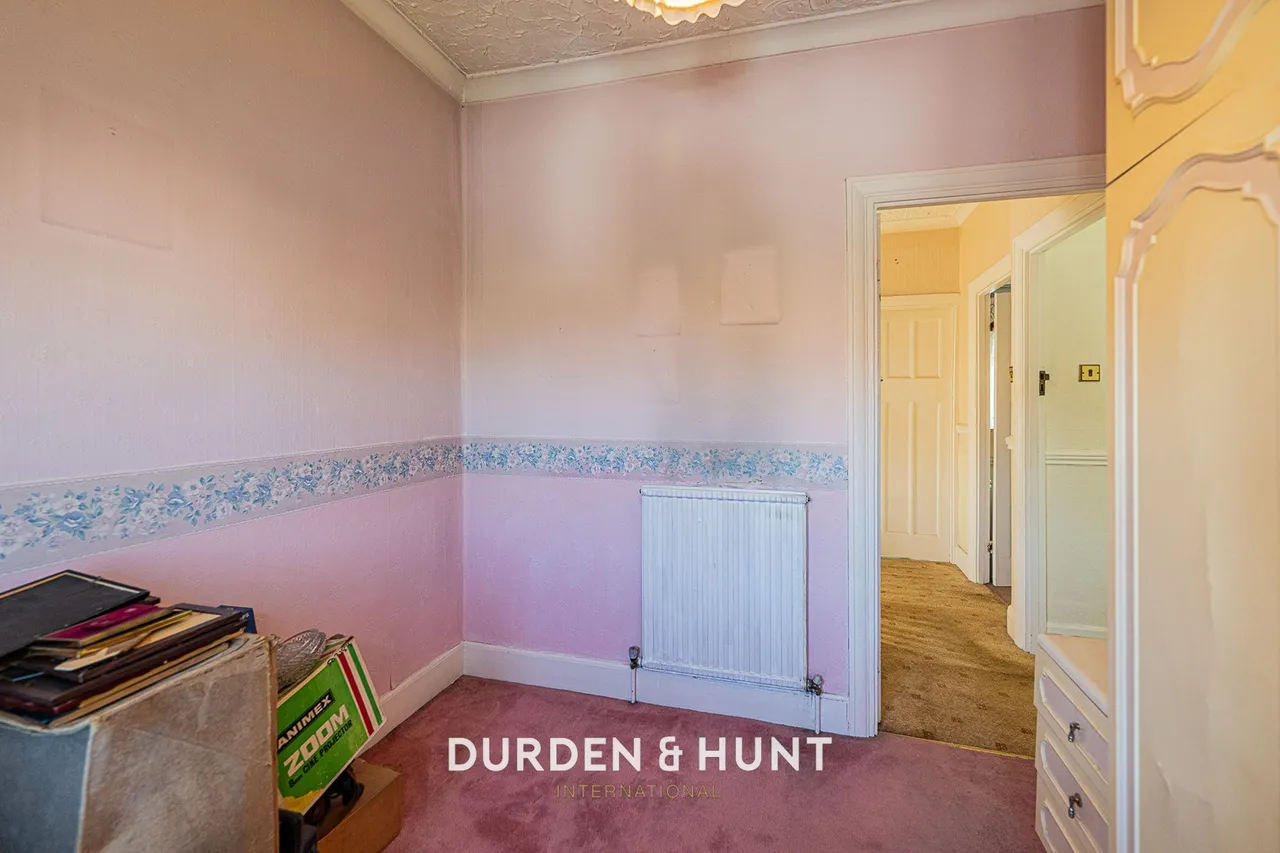 Monmouth Avenue, South Woodford, E18, photo 17