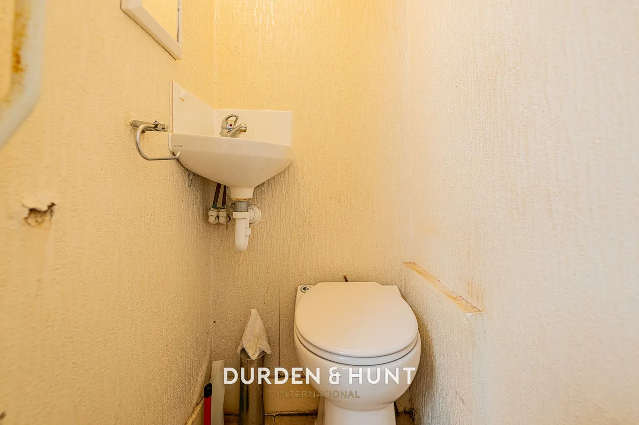 Monmouth Avenue, South Woodford, E18, photo 8