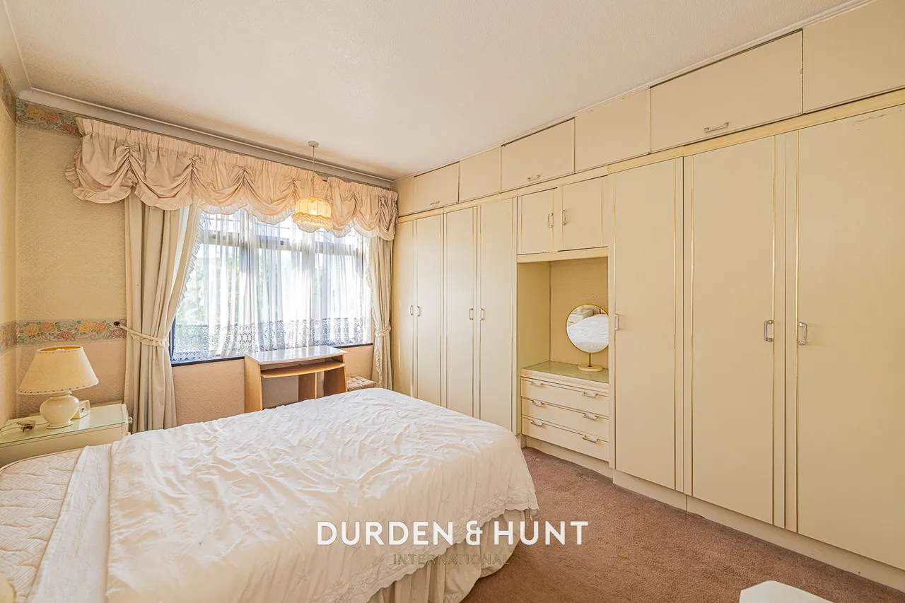 Monmouth Avenue, South Woodford, E18, photo 13
