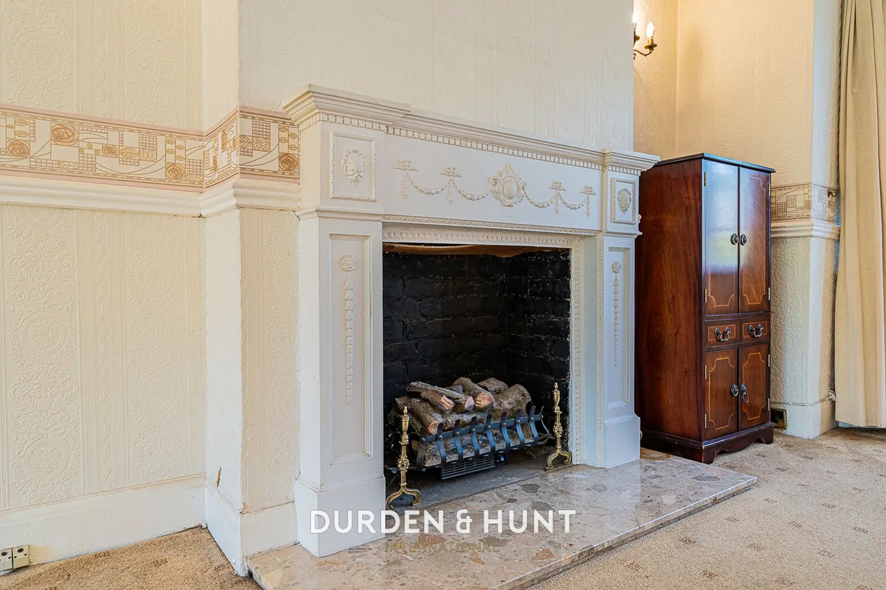 Monmouth Avenue, South Woodford, E18, photo 3