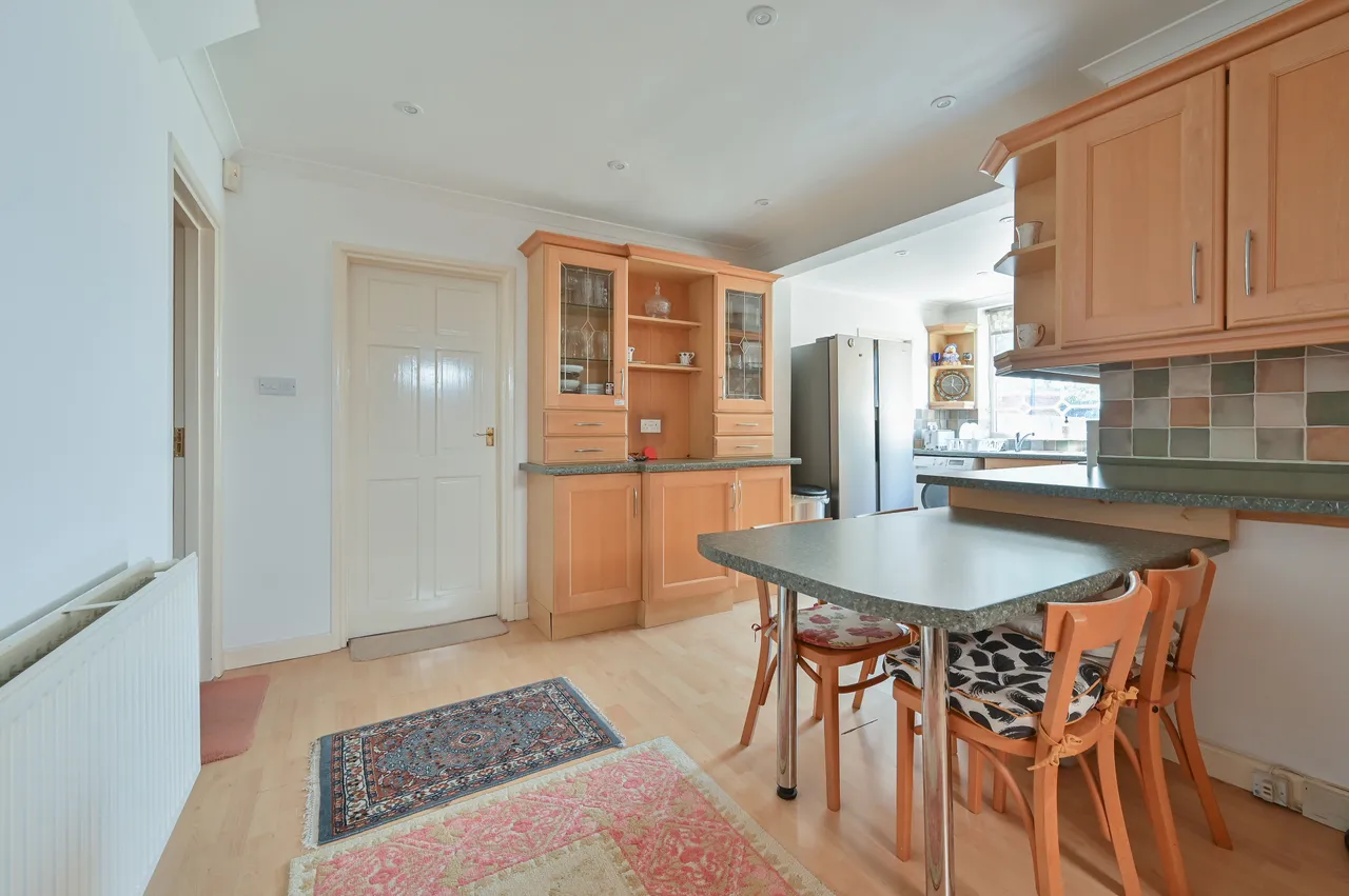 Northolt, UB5, photo 5