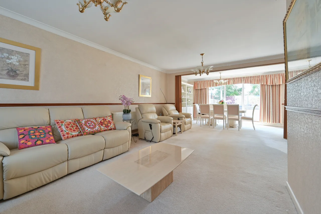Northolt, UB5, photo 2