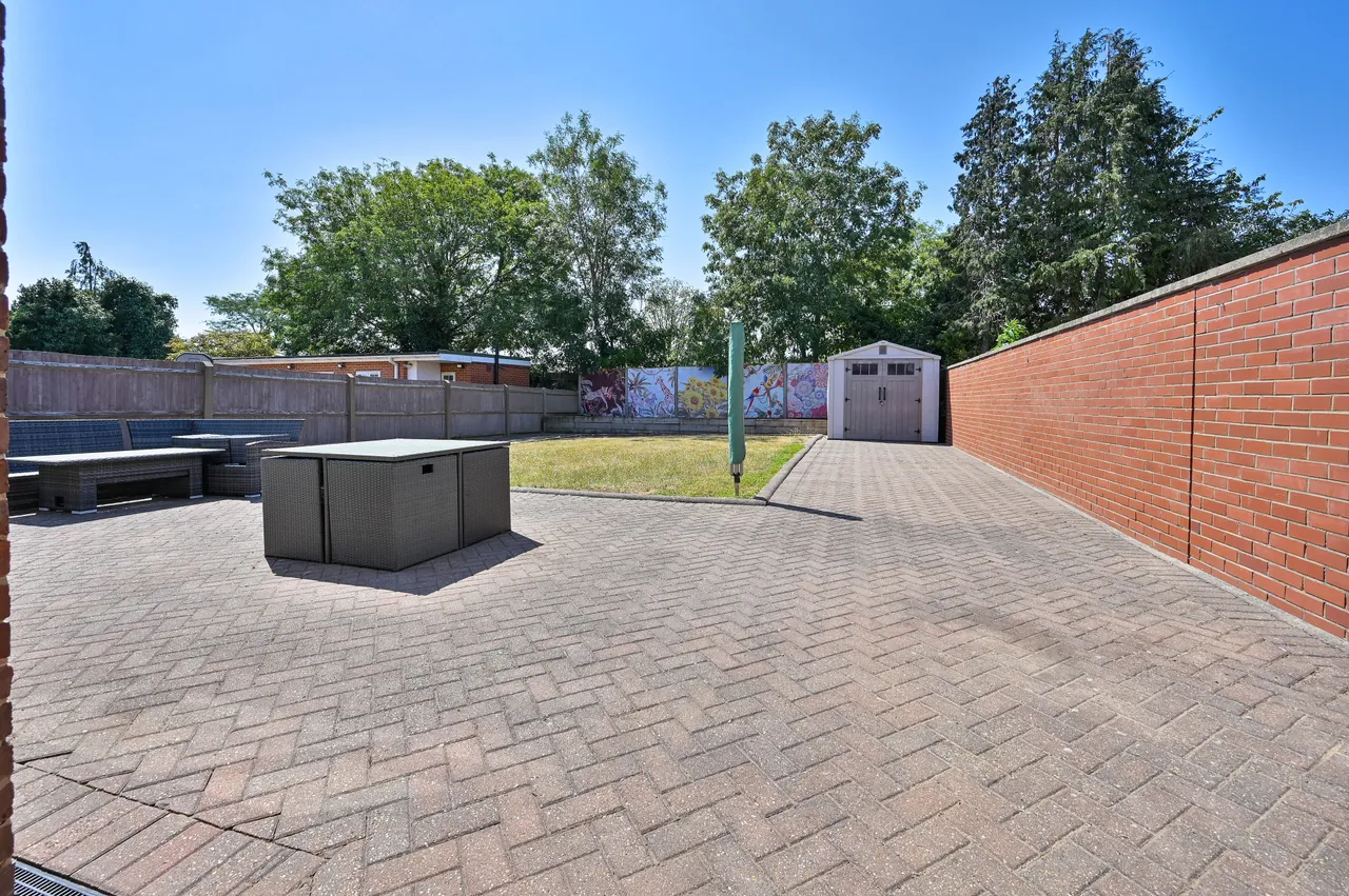 Northolt, UB5, photo 16