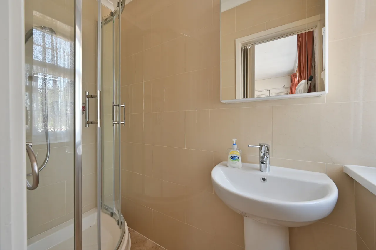 Northolt, UB5, photo 12