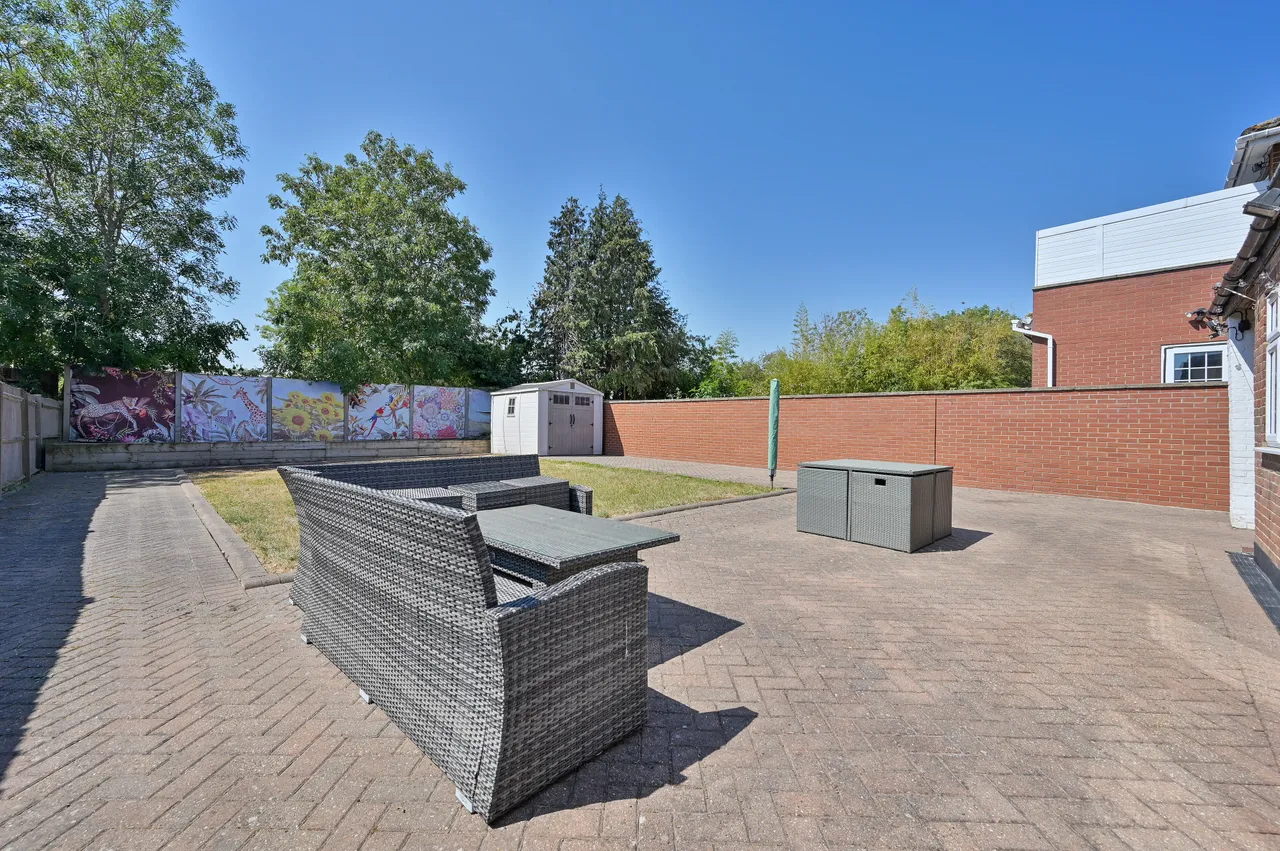 Northolt, UB5, photo 17