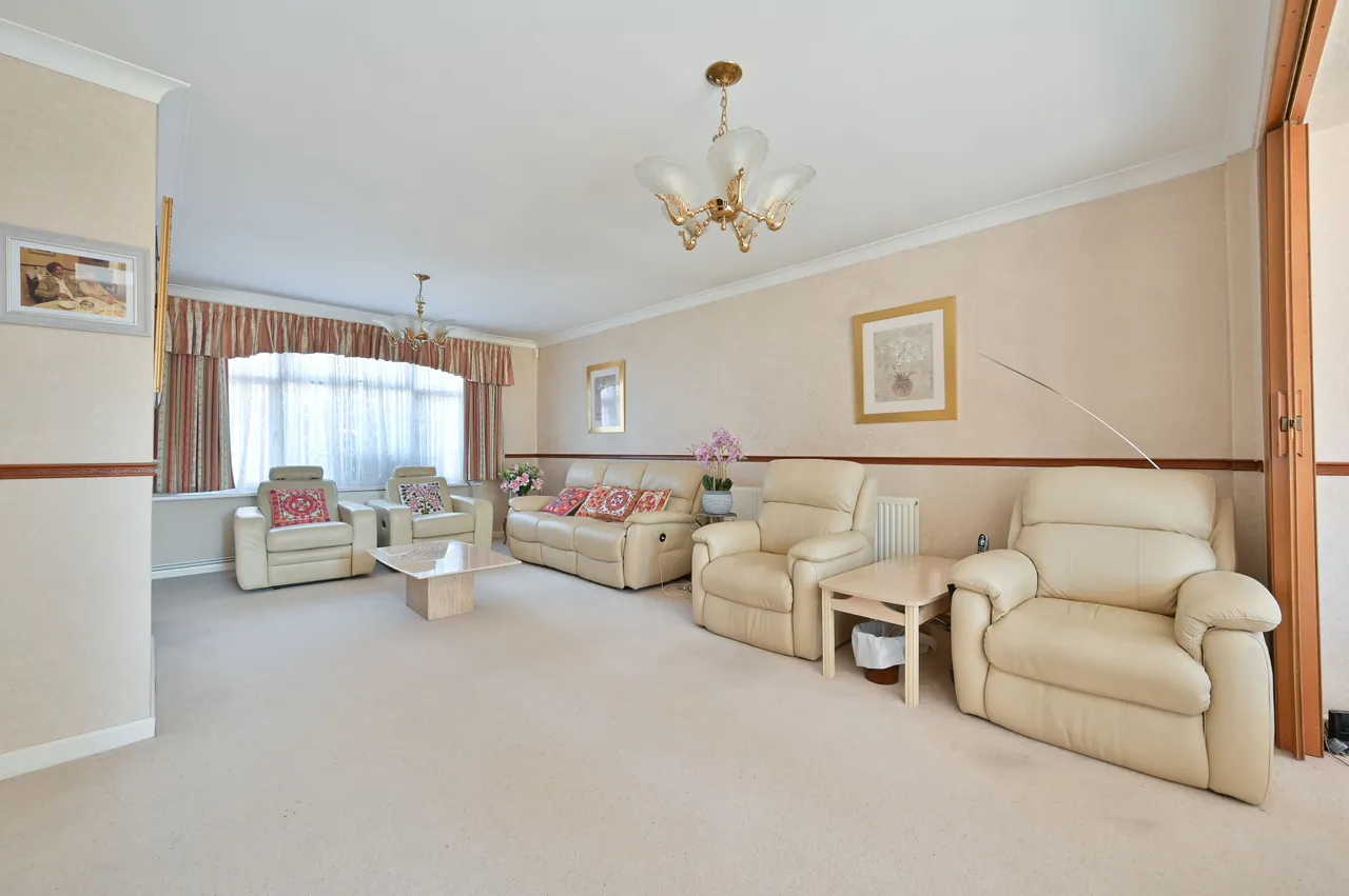 Northolt, UB5, photo 3