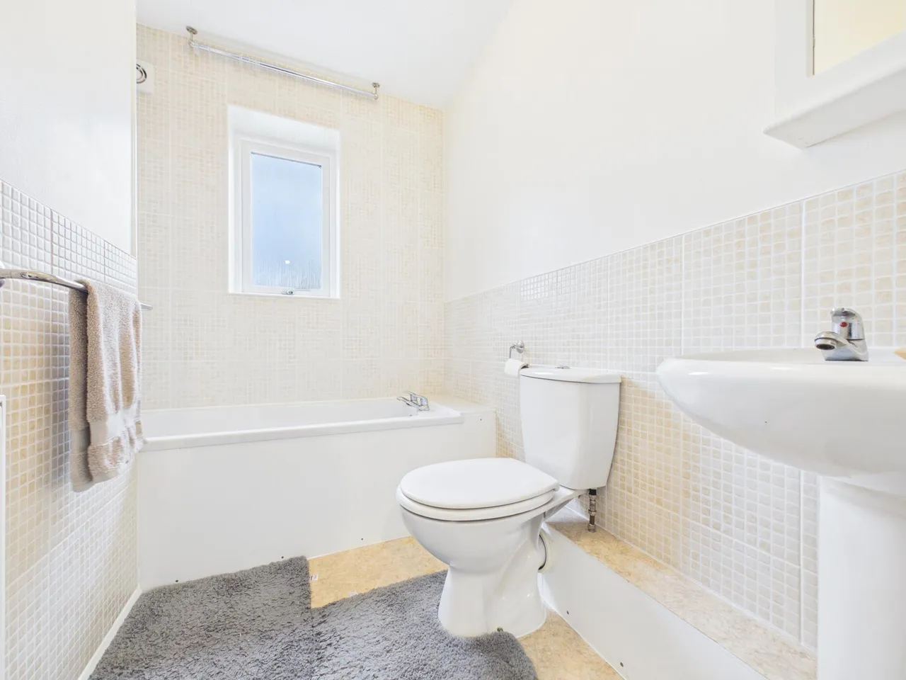 Gleneagles Drive, Stanwix, CA3, photo 8