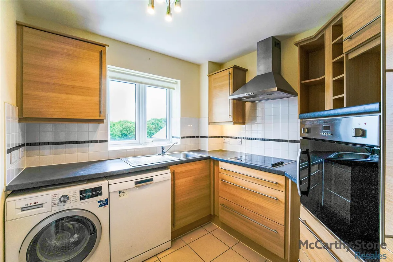 Squirrel Way, Shadwell, LS17, photo 6