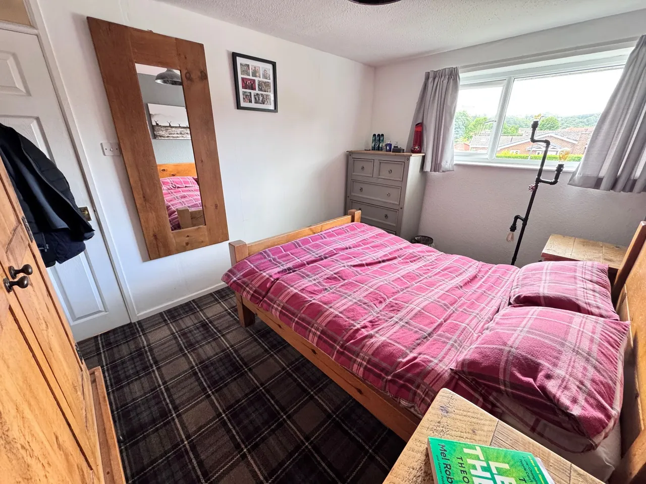 Grange Park Avenue, High Peak, photo 18