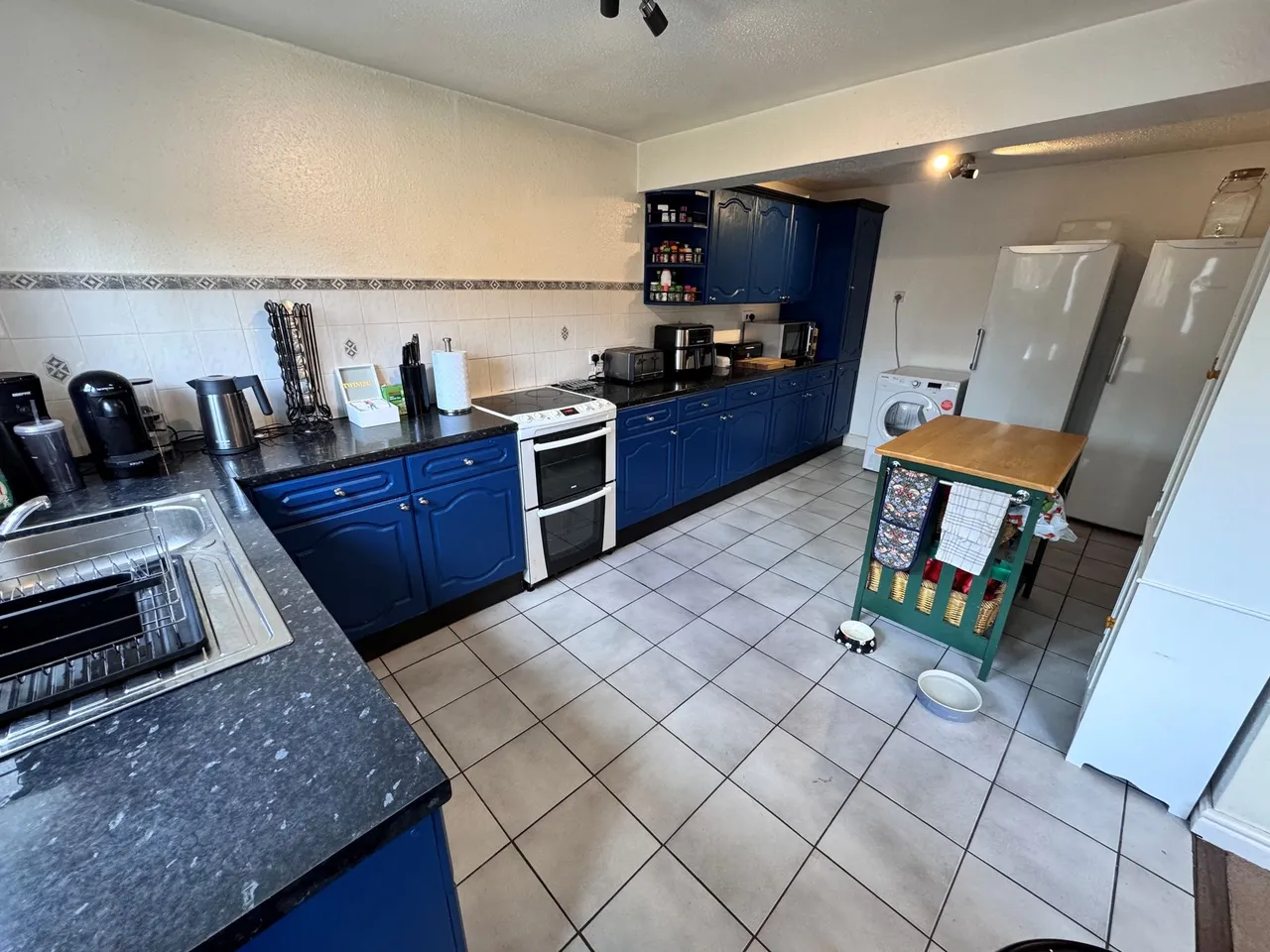 Grange Park Avenue, High Peak, photo 13