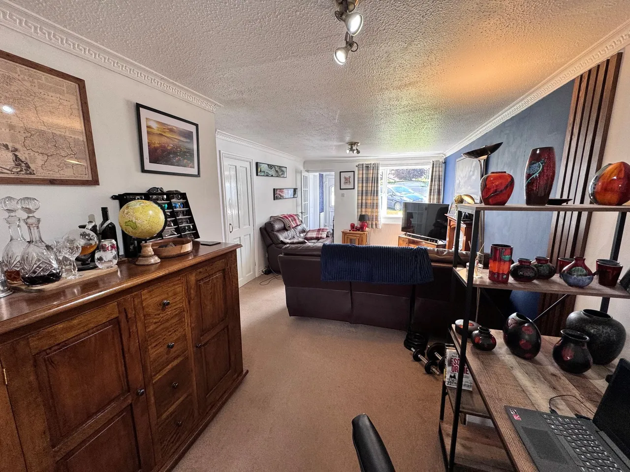 Grange Park Avenue, High Peak, photo 9