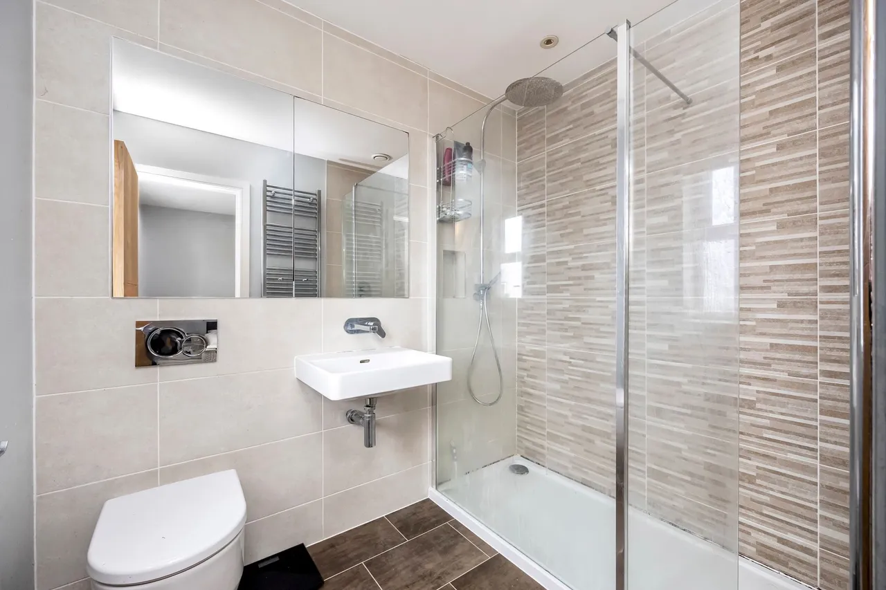 Highwood Crescent, Horsham, RH12, photo 11