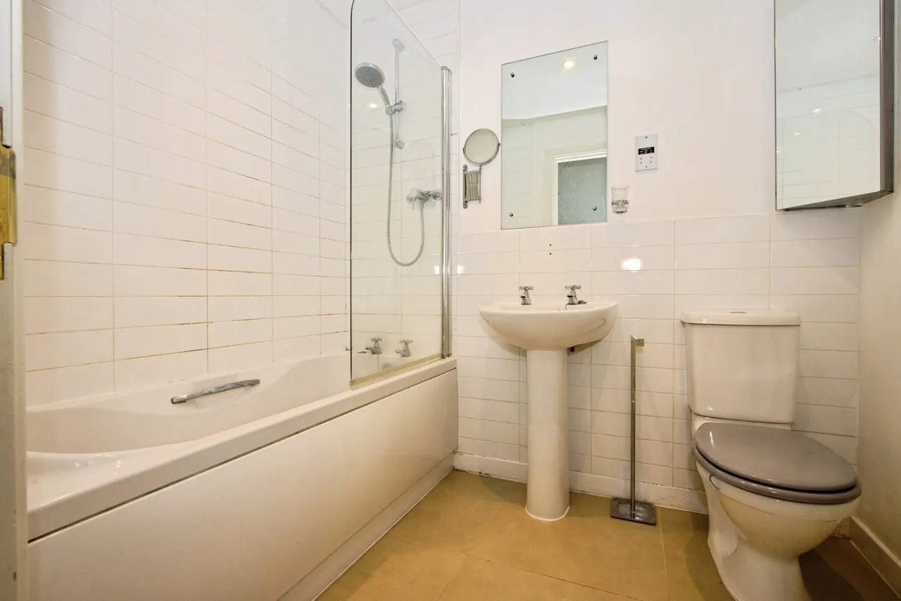 Tuke Grove, Wakefield, WF1, photo 9