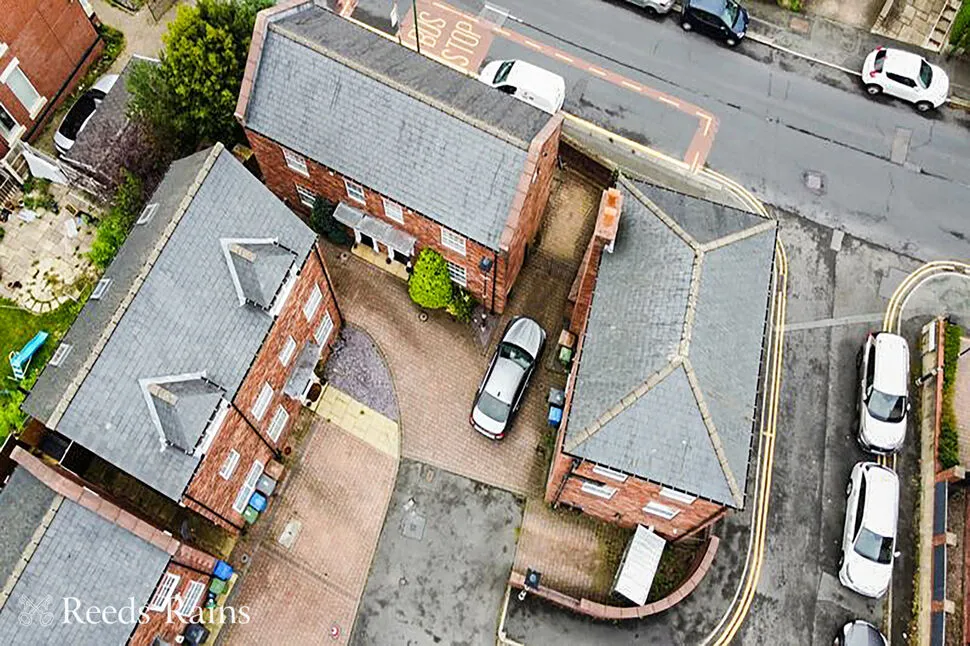 Fern Bank Street, SK14, photo 4