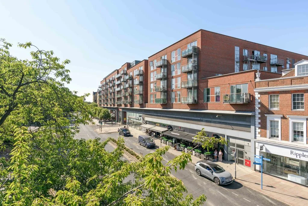 The Heart, Walton-On-Thames KT12 1GB, photo 9