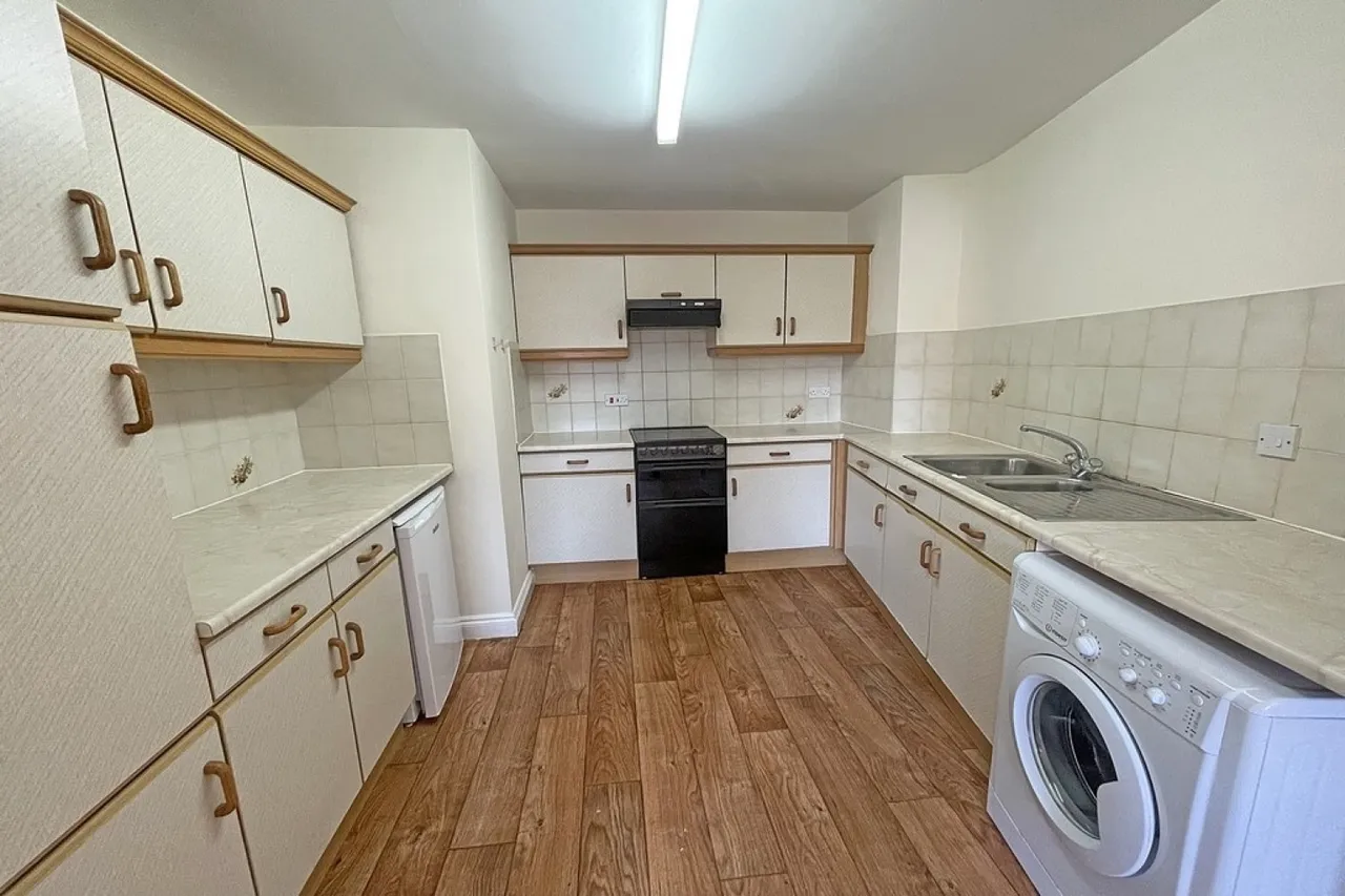 West End Court, Crompton Street, Warwick, photo 3