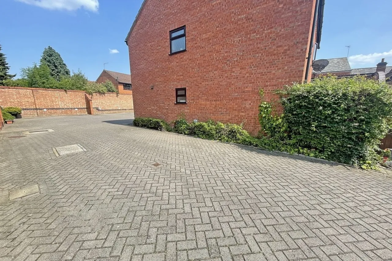 West End Court, Crompton Street, Warwick, photo 10