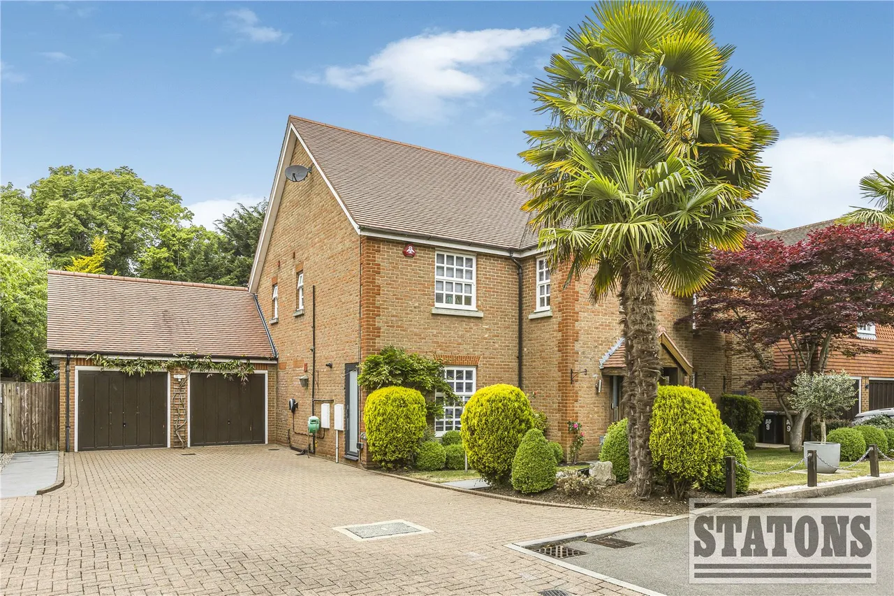 May Gardens, Elstree, Hertfordshire, WD6 3RZ, photo 23