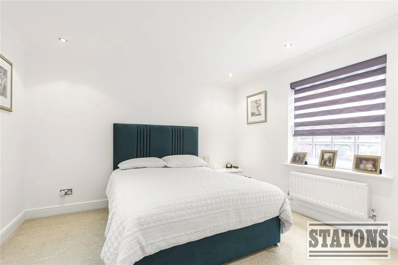 May Gardens, Elstree, Hertfordshire, WD6 3RZ, photo 19