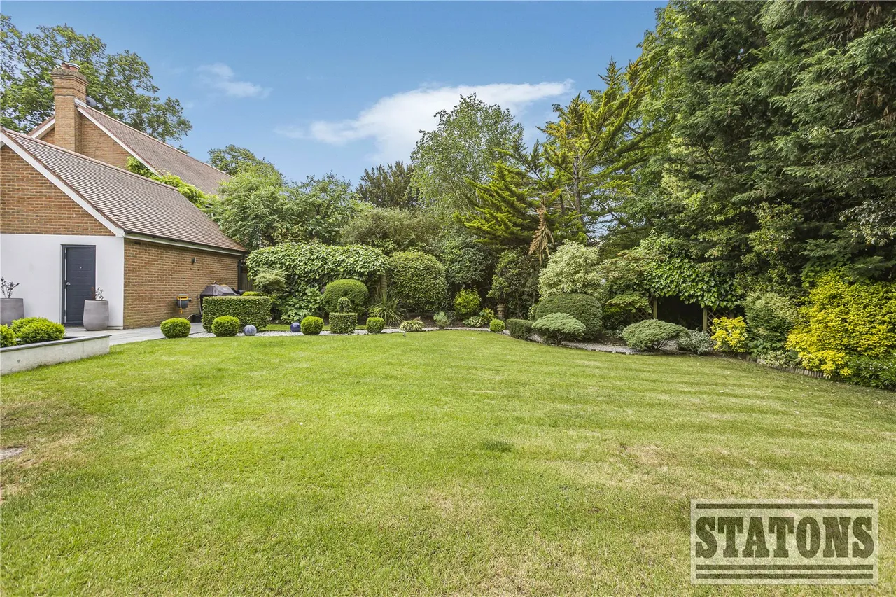 May Gardens, Elstree, Hertfordshire, WD6 3RZ, photo 28