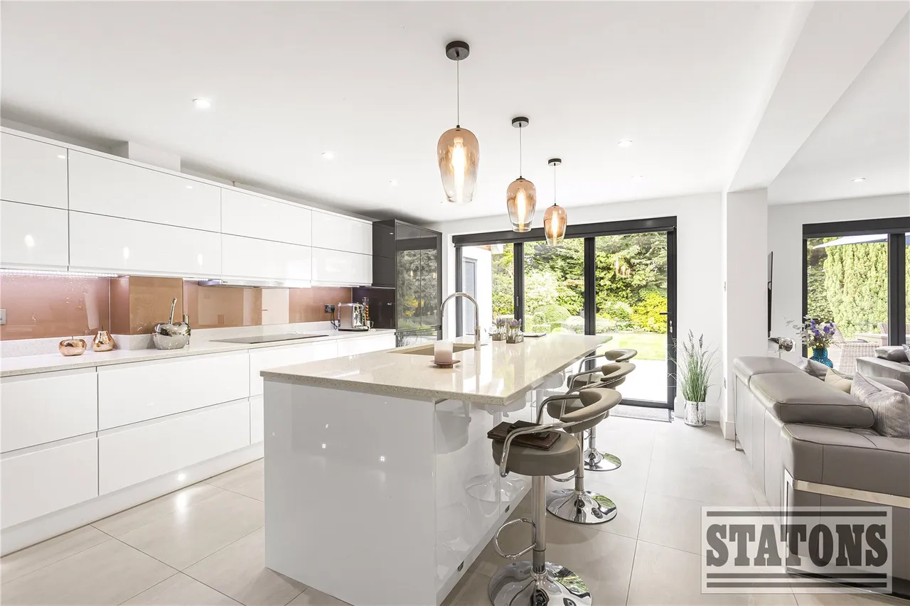 May Gardens, Elstree, Hertfordshire, WD6 3RZ, photo 11