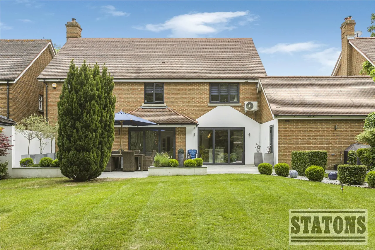 May Gardens, Elstree, Hertfordshire, WD6 3RZ, photo 25