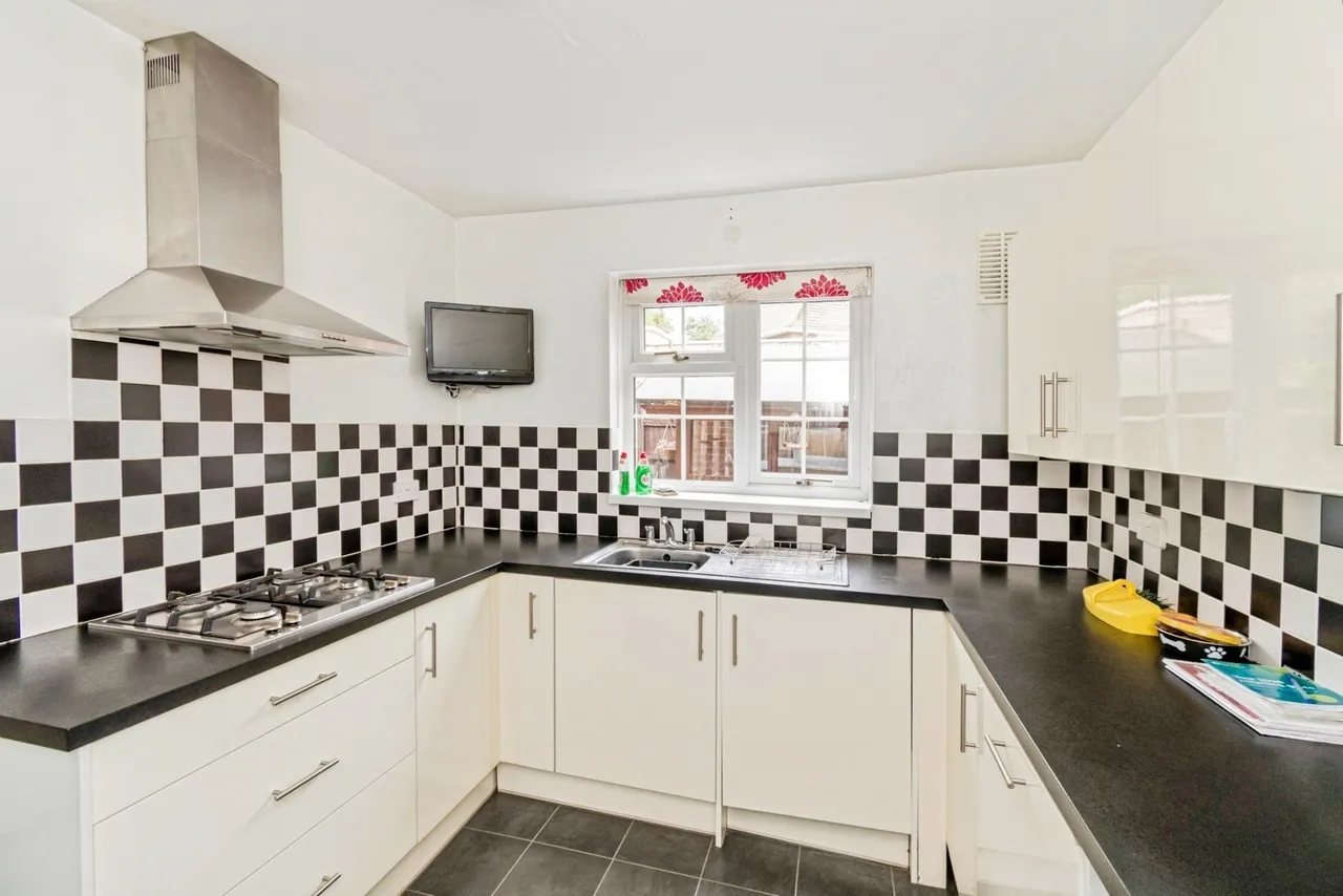 Kings Close, Lyndhurst, SO43, photo 8