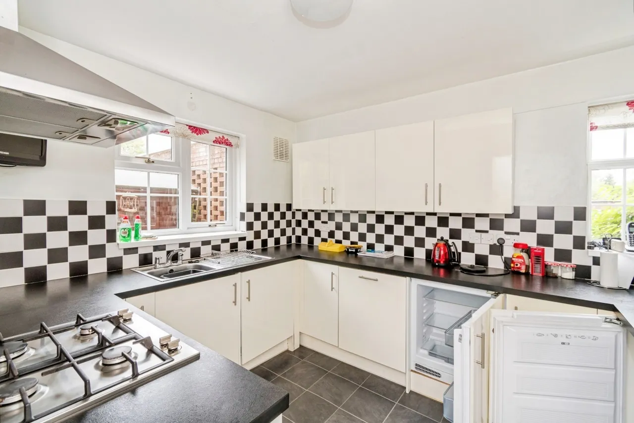 Kings Close, Lyndhurst, SO43, photo 7