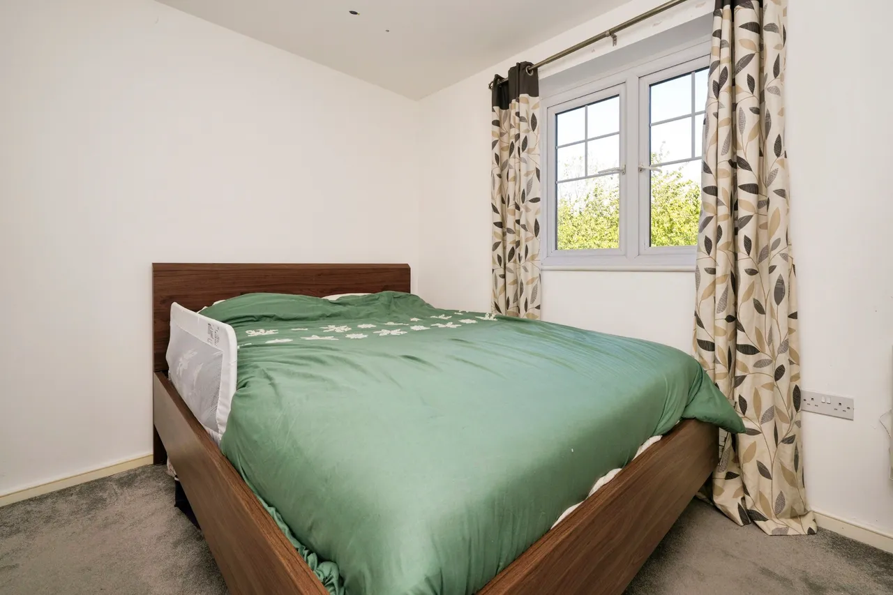 Robinson Road, Ellesmere Port, CH65, photo 10