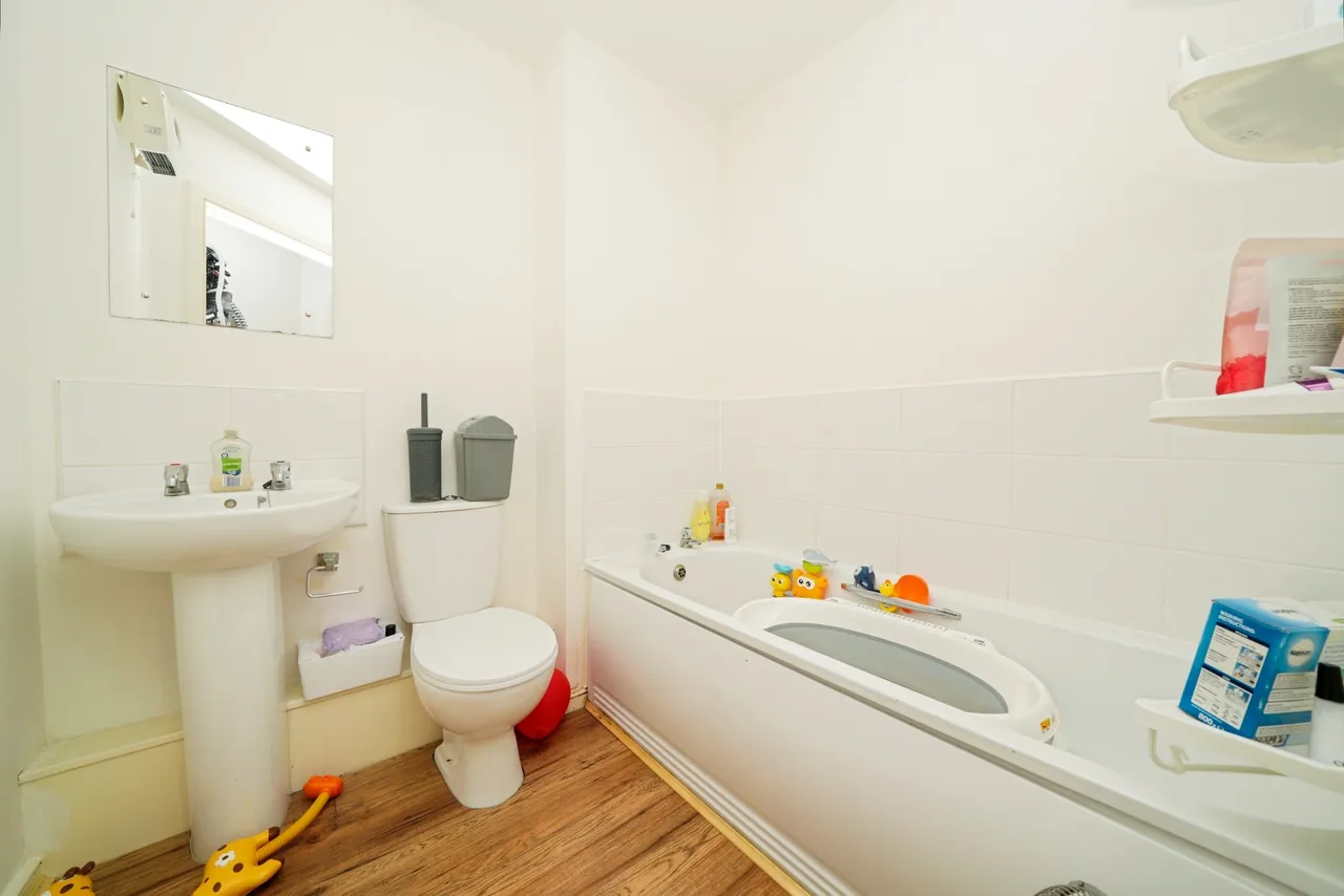 Robinson Road, Ellesmere Port, CH65, photo 12