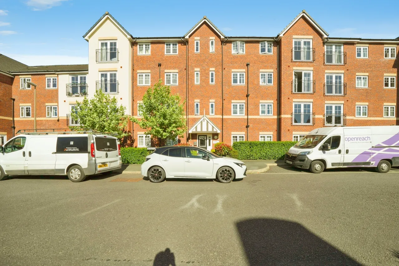 2 bed flat for sale, Robinson Road, Ellesmere Port, CH65